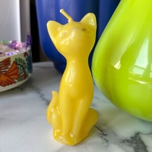 Vintage yellow cat candle
